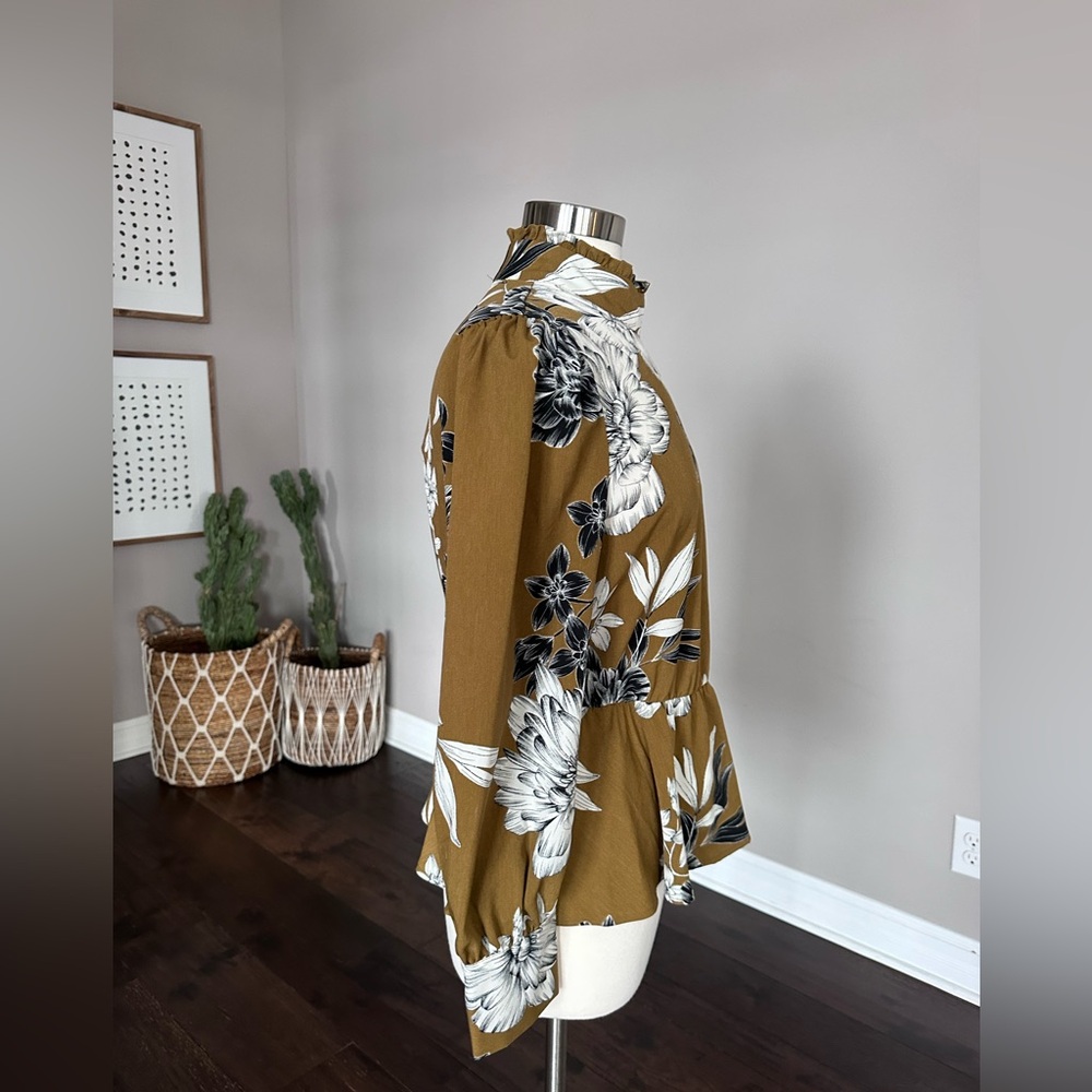 Who What Wear x Target Asymmetrical Button Peplum Blouse Brown Mustard Floral LG - Picture 5 of 11